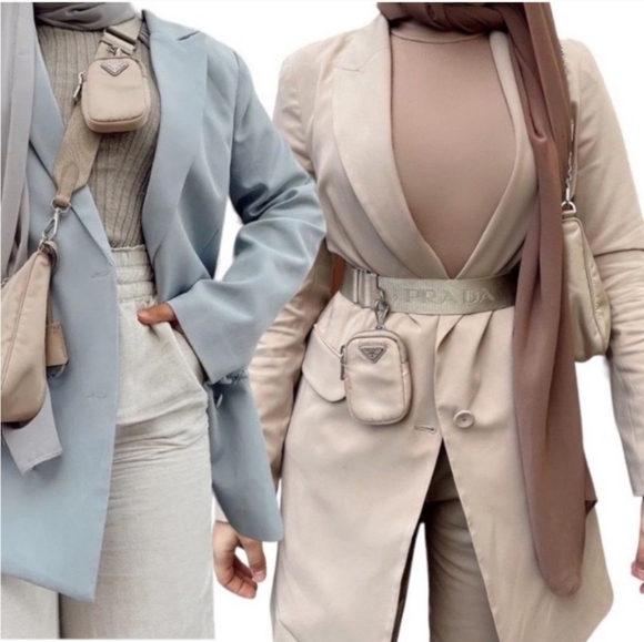 Authentic Prada Re-Edition 2005 Nylon Bag in Beige in Excellent Condition!!! - Picture 7 of 16